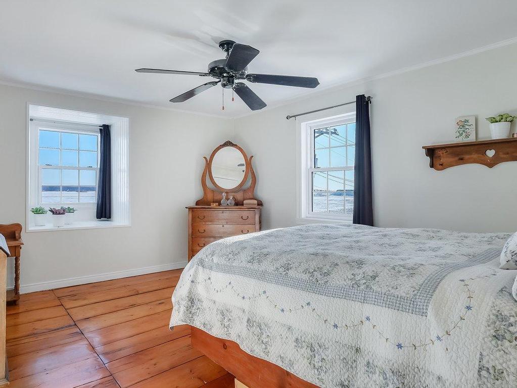 









3852


Ch. de la Butte-aux-Renards

,
Varennes,




QC
J3X0G7

