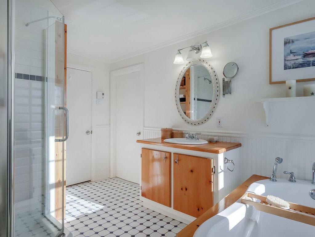 









3852


Ch. de la Butte-aux-Renards

,
Varennes,




QC
J3X0G7

