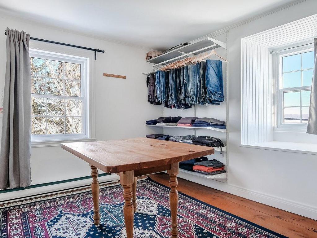 









3852


Ch. de la Butte-aux-Renards

,
Varennes,




QC
J3X0G7

