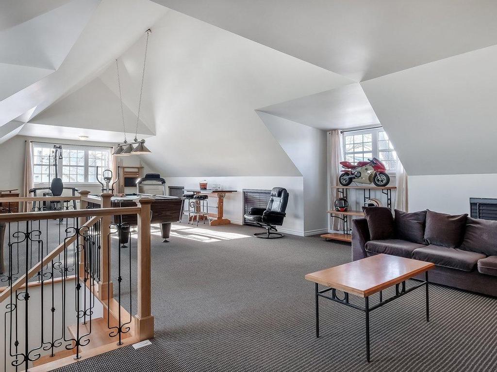 









3852


Ch. de la Butte-aux-Renards

,
Varennes,




QC
J3X0G7

