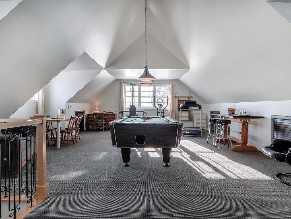 









3852


Ch. de la Butte-aux-Renards

,
Varennes,




QC
J3X0G7

