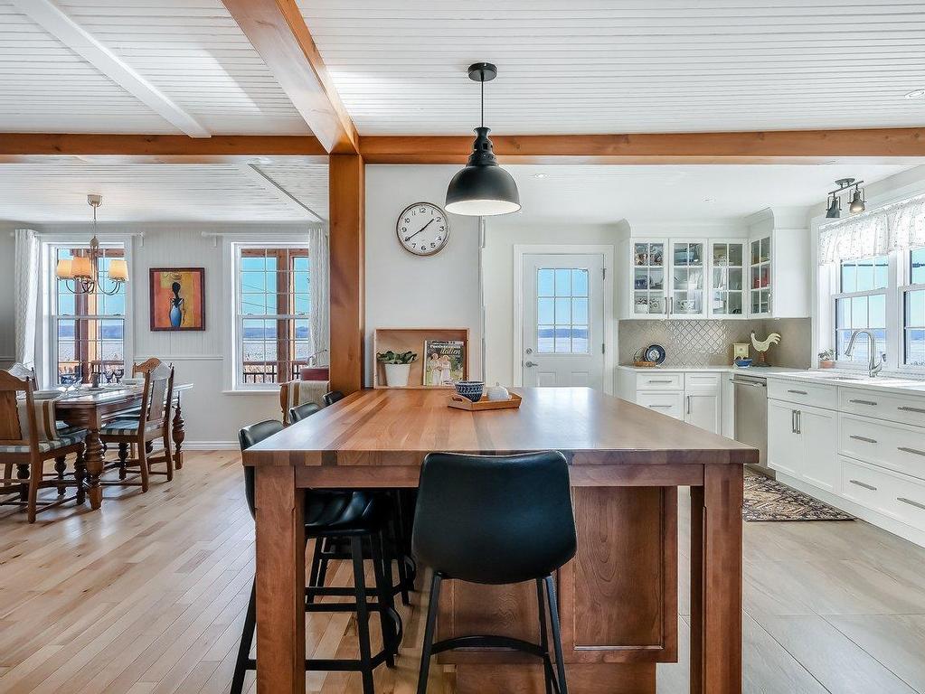 









3852


Ch. de la Butte-aux-Renards

,
Varennes,




QC
J3X0G7


