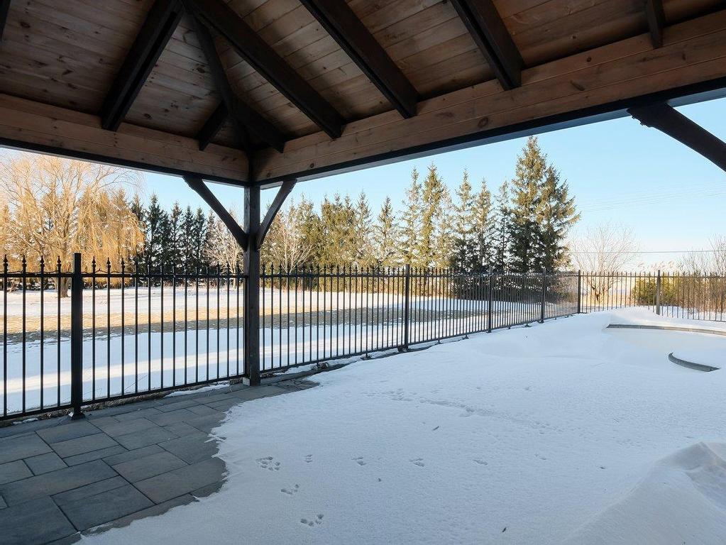 









3852


Ch. de la Butte-aux-Renards

,
Varennes,




QC
J3X0G7

