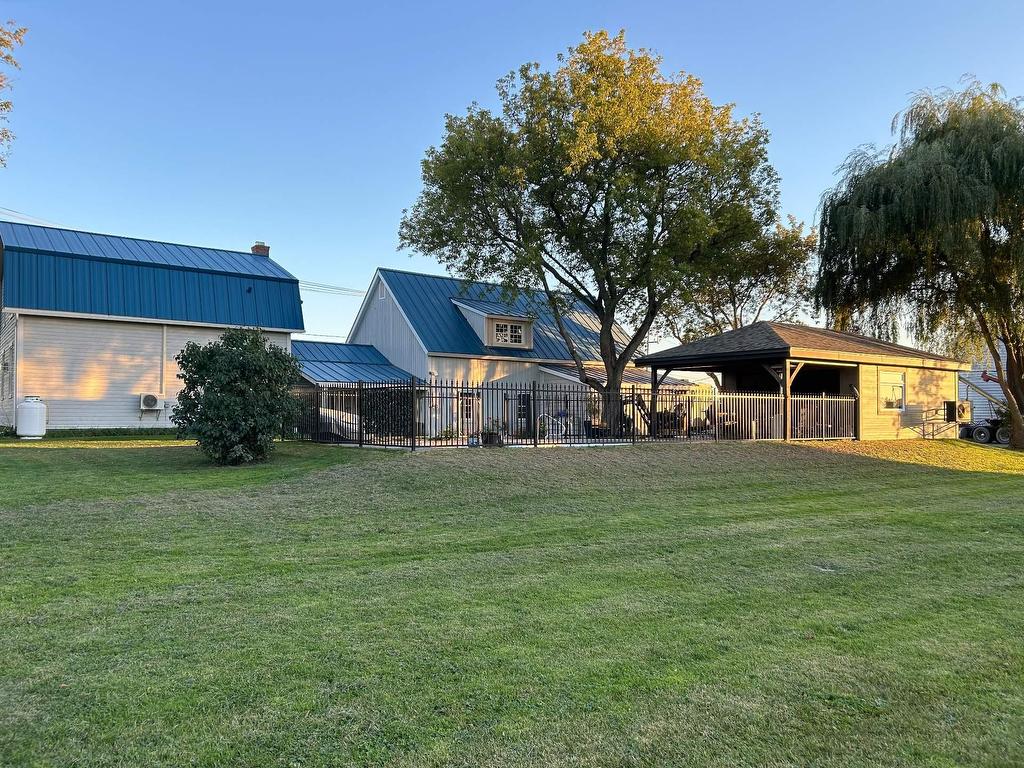 









3852


Ch. de la Butte-aux-Renards

,
Varennes,




QC
J3X0G7

