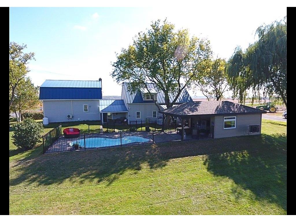 









3852


Ch. de la Butte-aux-Renards

,
Varennes,




QC
J3X0G7

