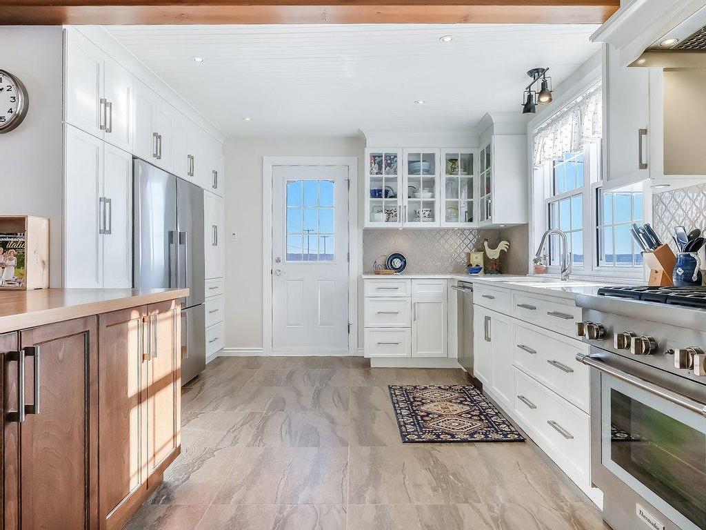









3852


Ch. de la Butte-aux-Renards

,
Varennes,




QC
J3X0G7

