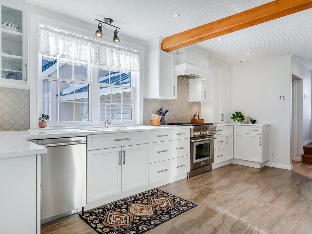 









3852


Ch. de la Butte-aux-Renards

,
Varennes,




QC
J3X0G7

