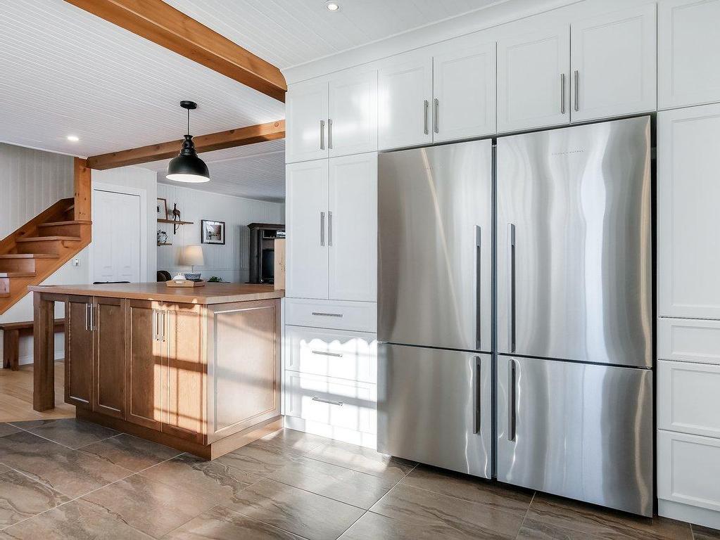









3852


Ch. de la Butte-aux-Renards

,
Varennes,




QC
J3X0G7

