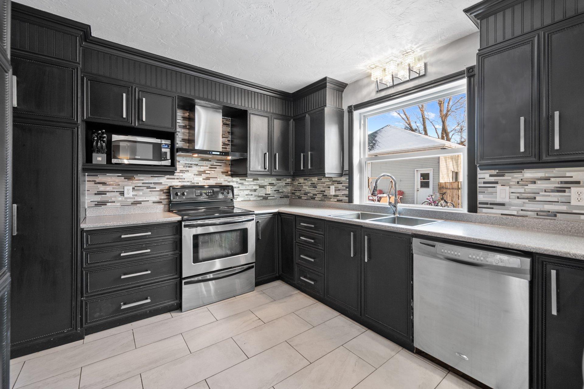 









6785


4e Rang

,
Saint-Hyacinthe,




QC
J2R2C9

