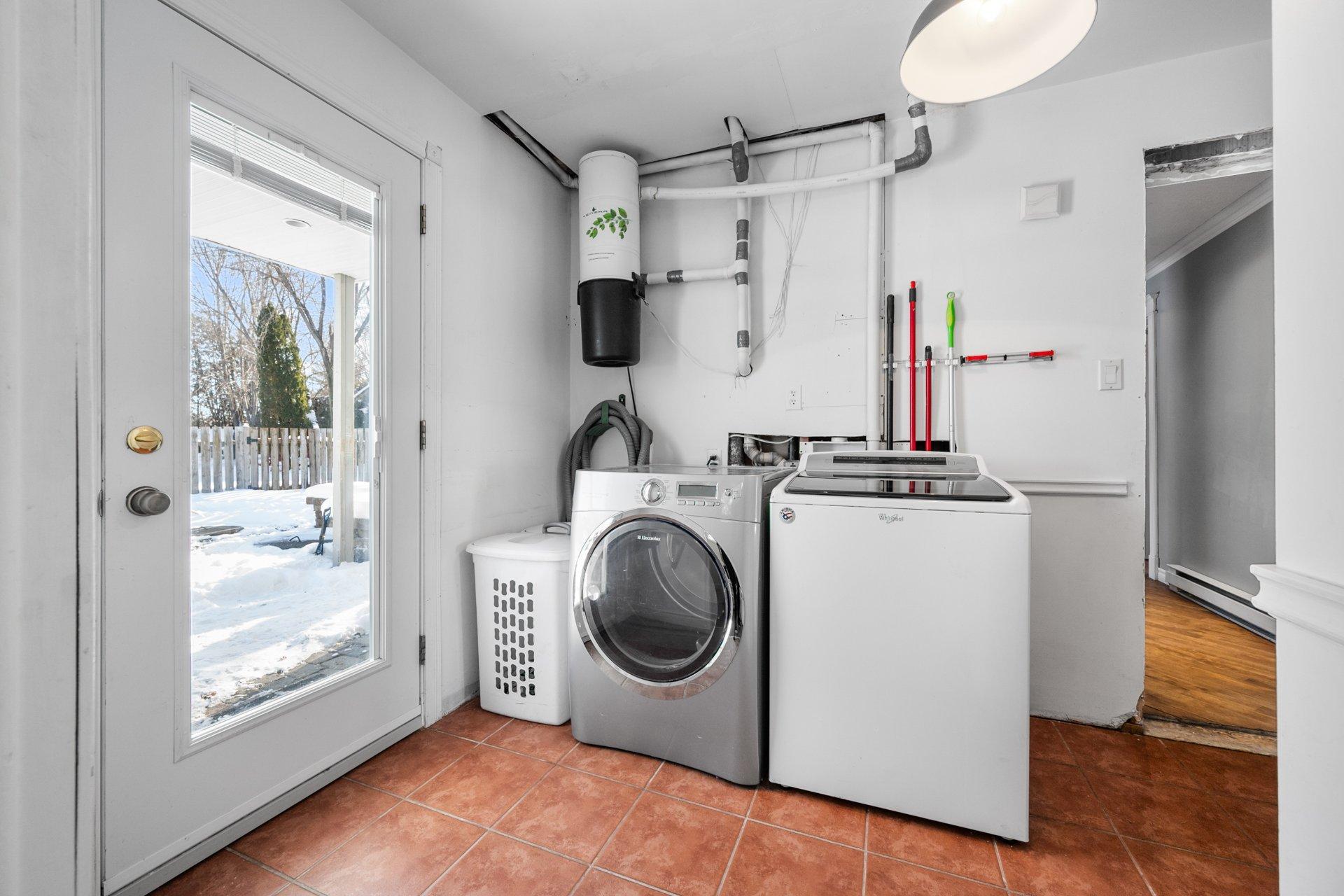 









6785


4e Rang

,
Saint-Hyacinthe,




QC
J2R2C9

