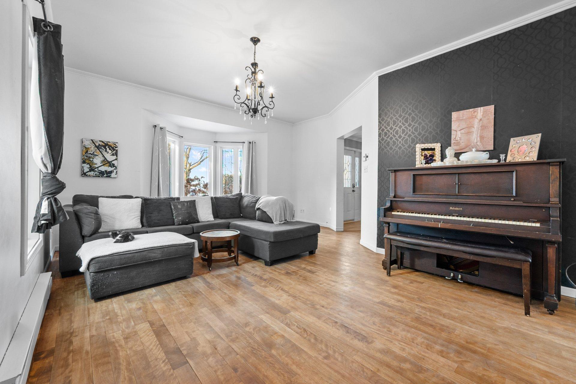 









6785


4e Rang

,
Saint-Hyacinthe,




QC
J2R2C9

