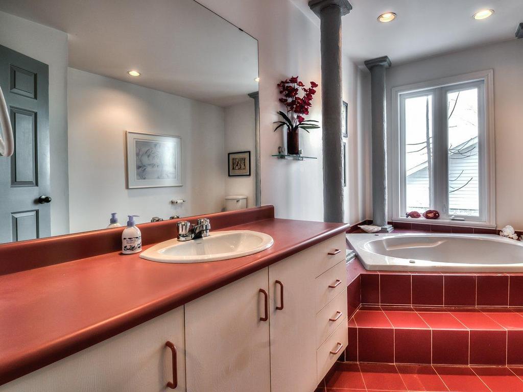 









591


Boul. de Mortagne

,
Boucherville,




QC
J4B0K1

