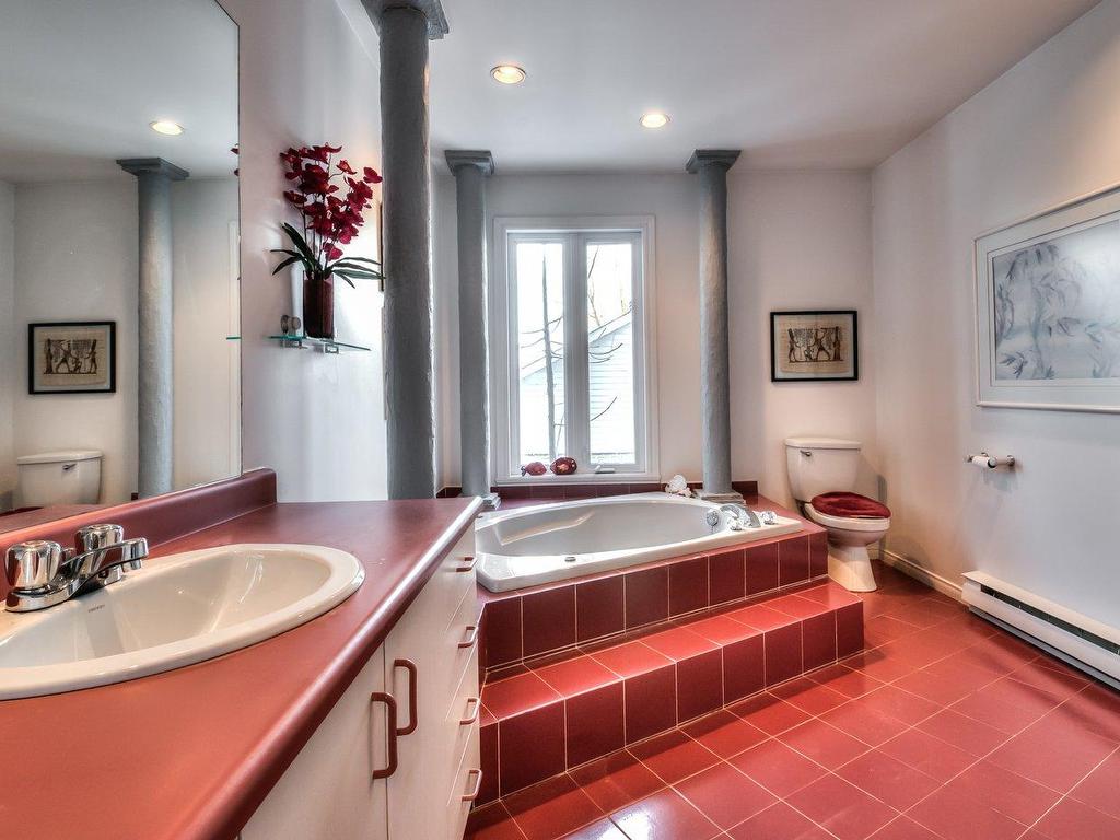 









591


Boul. de Mortagne

,
Boucherville,




QC
J4B0K1

