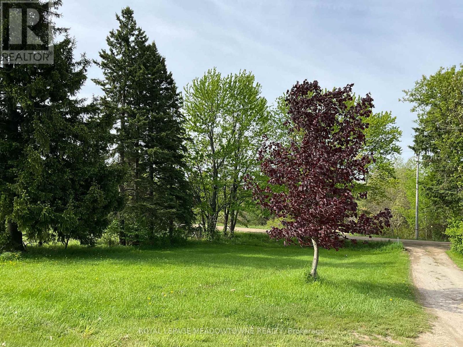 












5167 FIFTH LINE

,
Erin,







Ontario
N0B1T0

