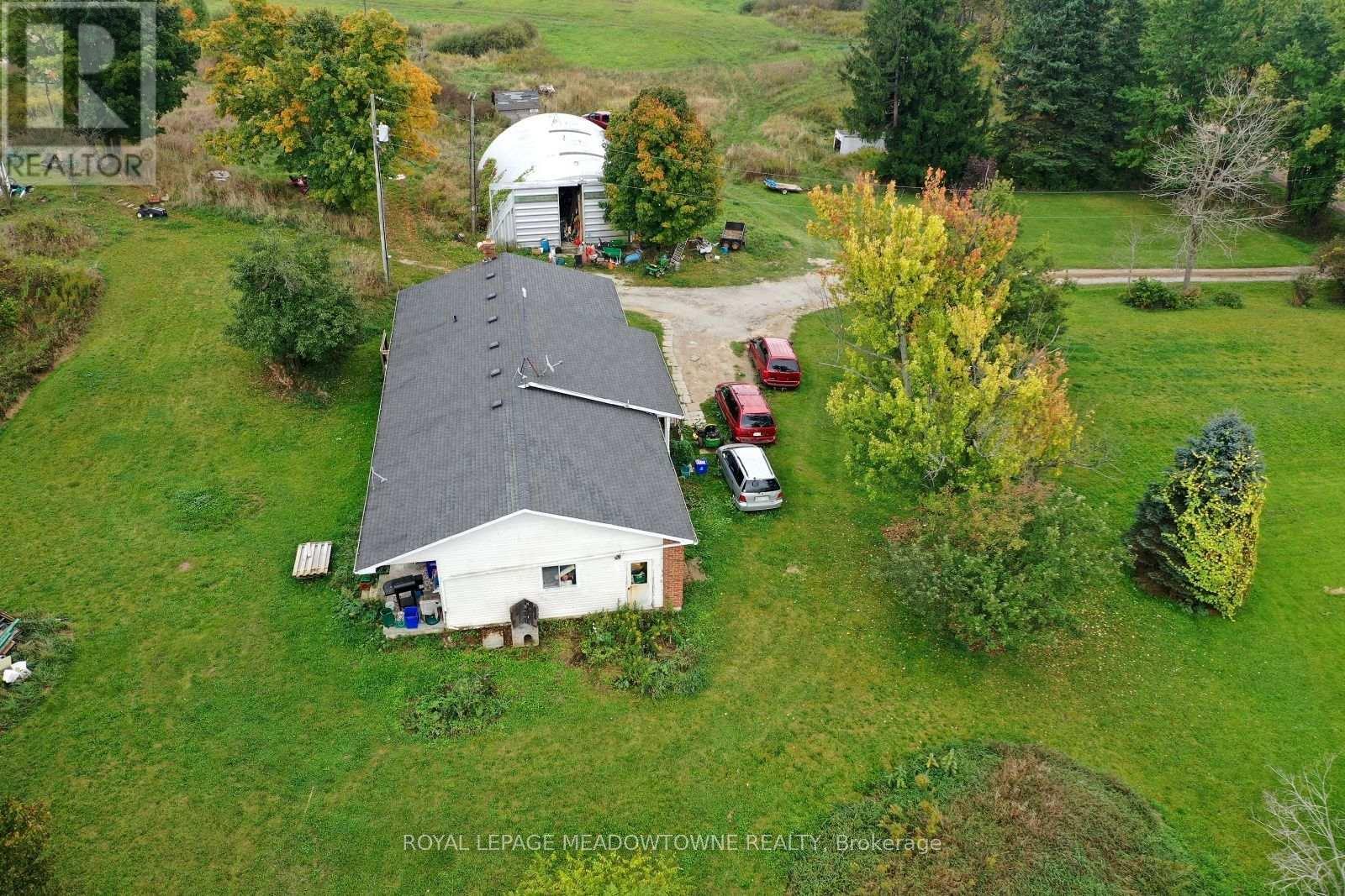












5167 FIFTH LINE

,
Erin,







Ontario
N0B1T0

