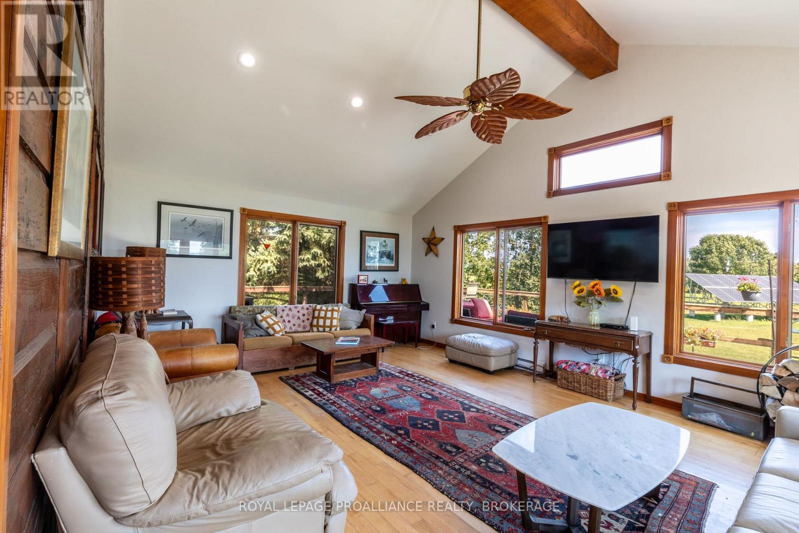 












275 CARPENTER POINT ROAD

,
Frontenac Islands (The Islands),




Ontario
K0H2Y0

