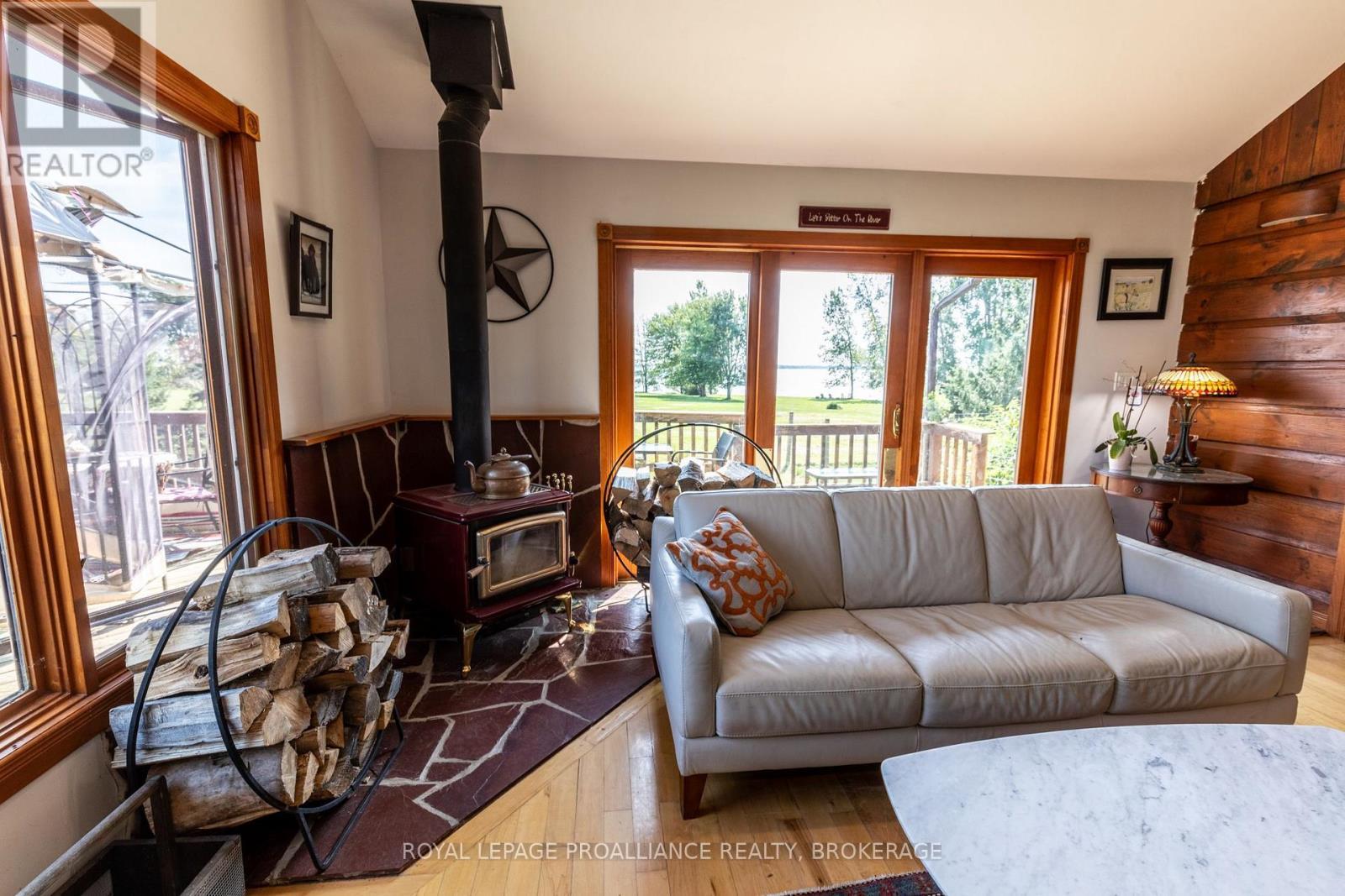 












275 CARPENTER POINT ROAD

,
Frontenac Islands (The Islands),




Ontario
K0H2Y0

