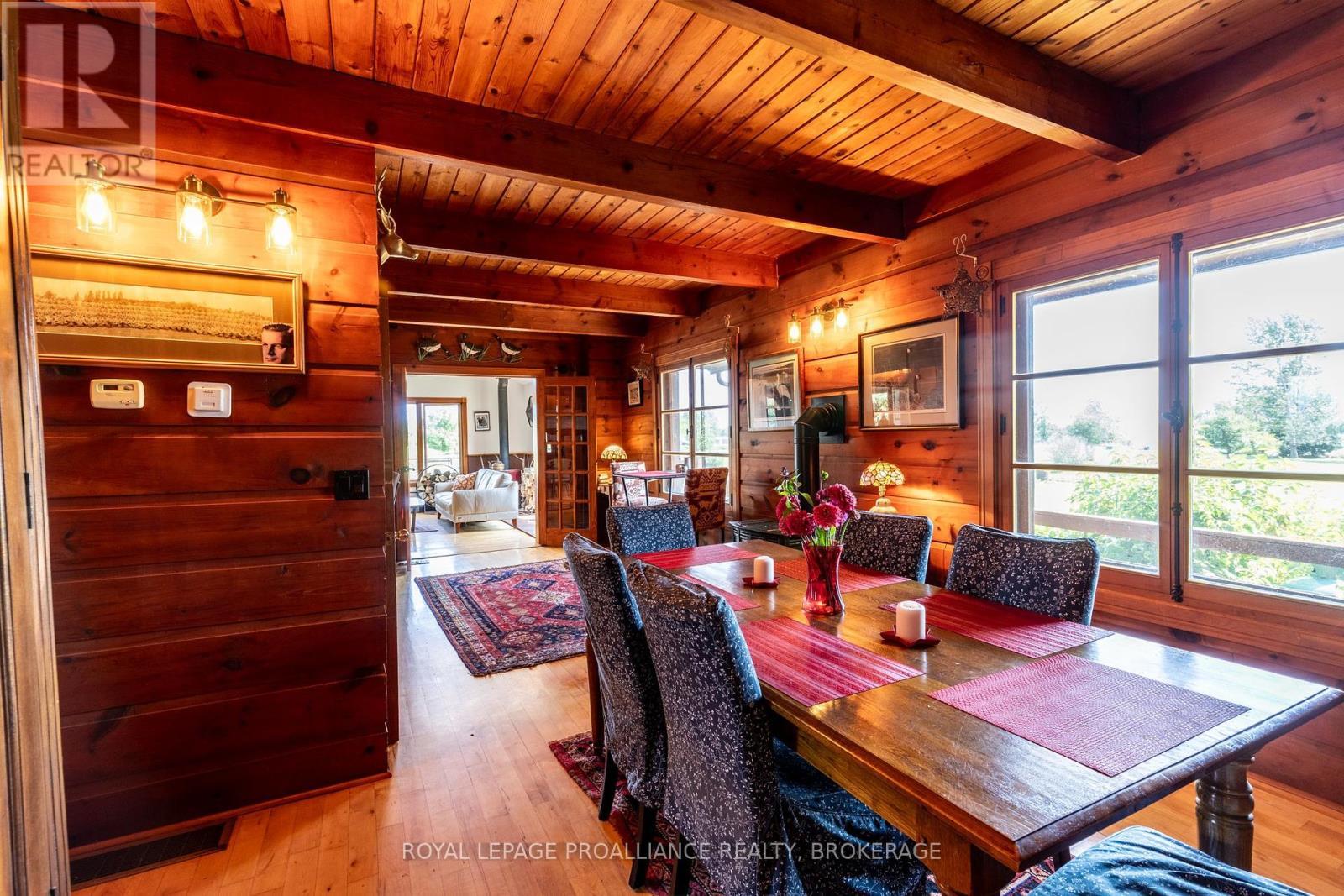












275 CARPENTER POINT ROAD

,
Frontenac Islands (The Islands),




Ontario
K0H2Y0

