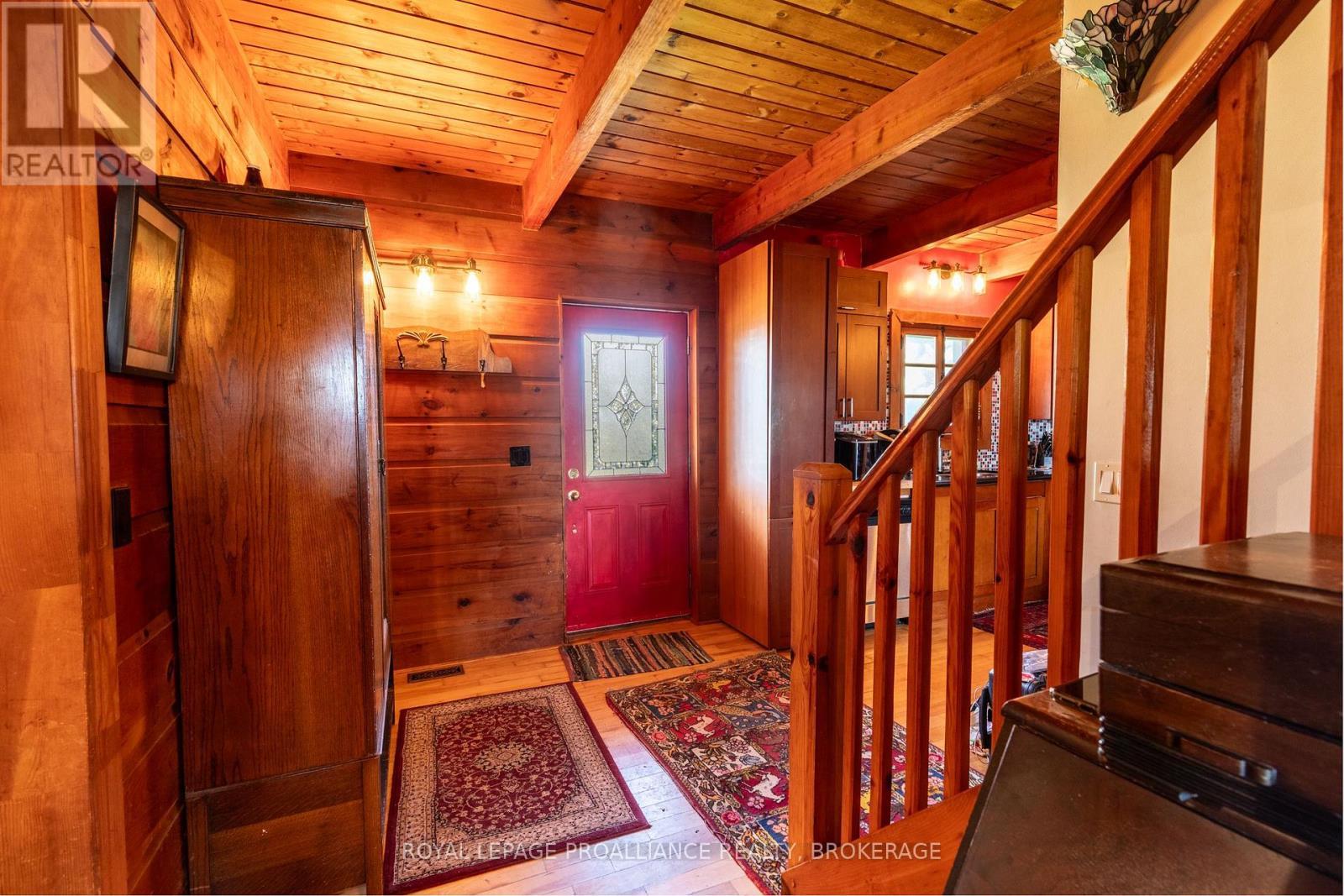 












275 CARPENTER POINT ROAD

,
Frontenac Islands (The Islands),




Ontario
K0H2Y0

