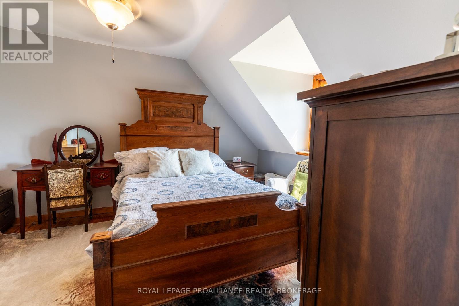 












275 CARPENTER POINT ROAD

,
Frontenac Islands (The Islands),




Ontario
K0H2Y0

