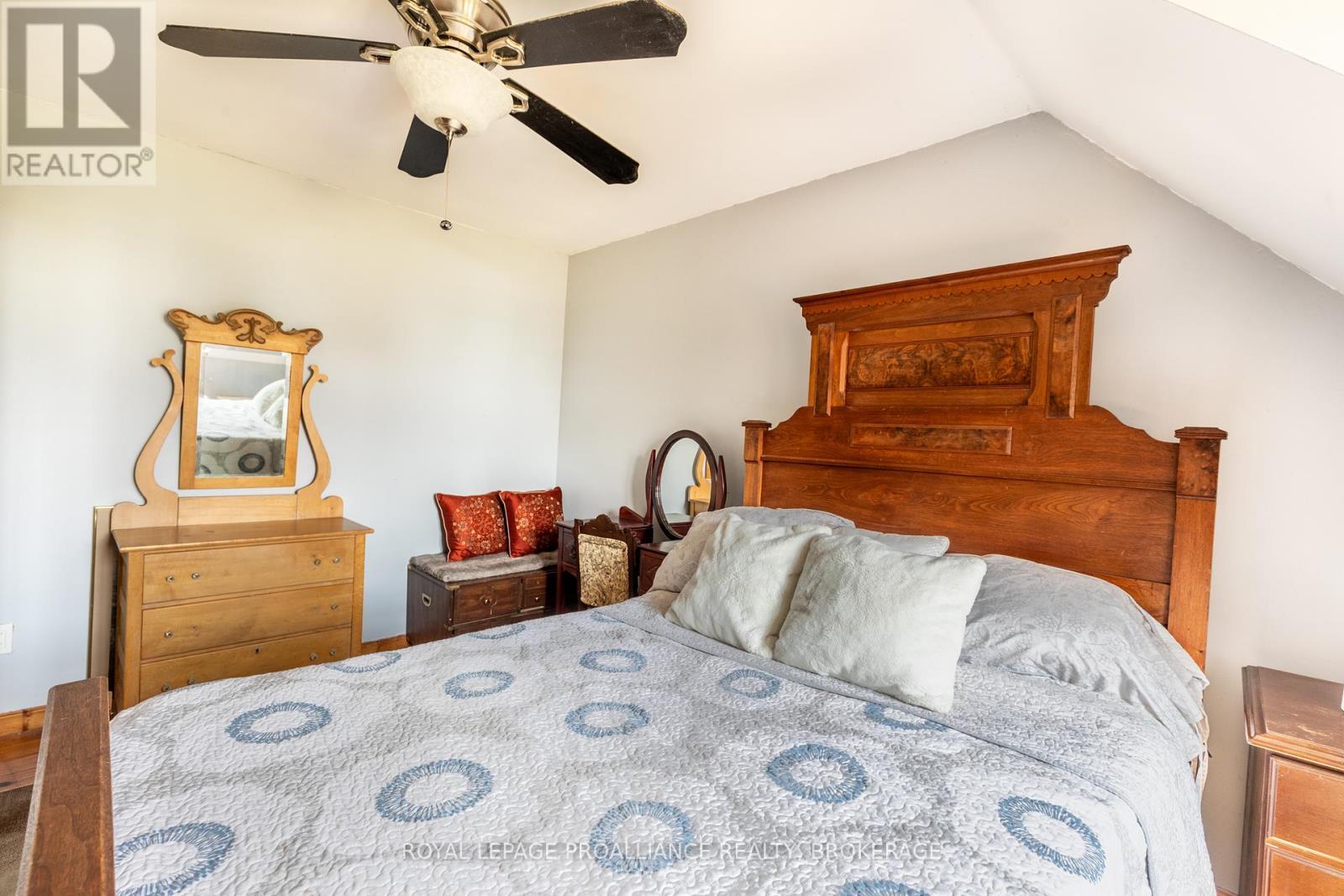 












275 CARPENTER POINT ROAD

,
Frontenac Islands (The Islands),




Ontario
K0H2Y0

