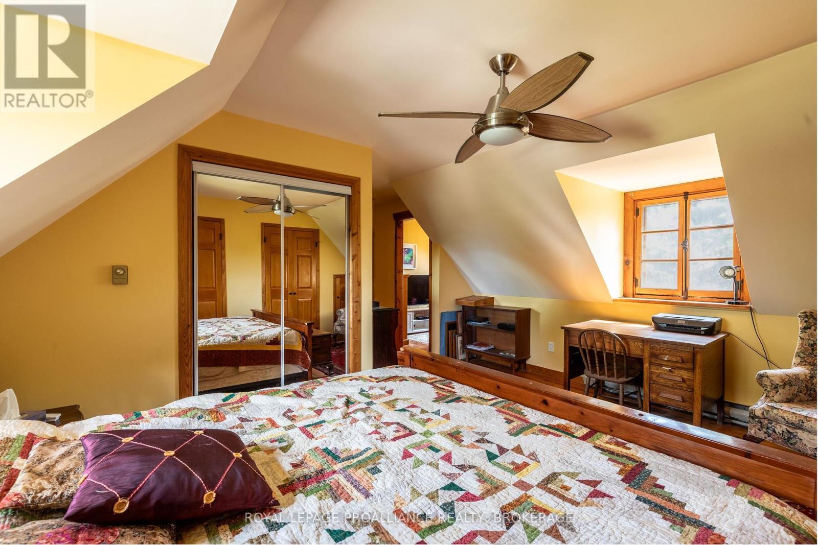 












275 CARPENTER POINT ROAD

,
Frontenac Islands (The Islands),




Ontario
K0H2Y0

