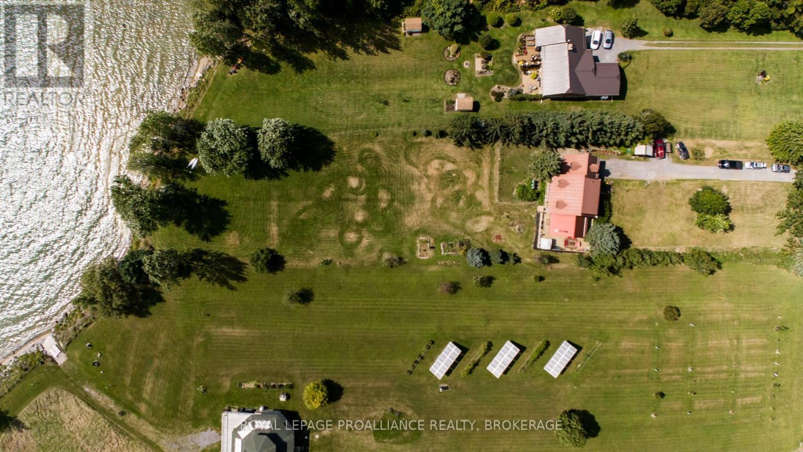 












275 CARPENTER POINT ROAD

,
Frontenac Islands (The Islands),




Ontario
K0H2Y0

