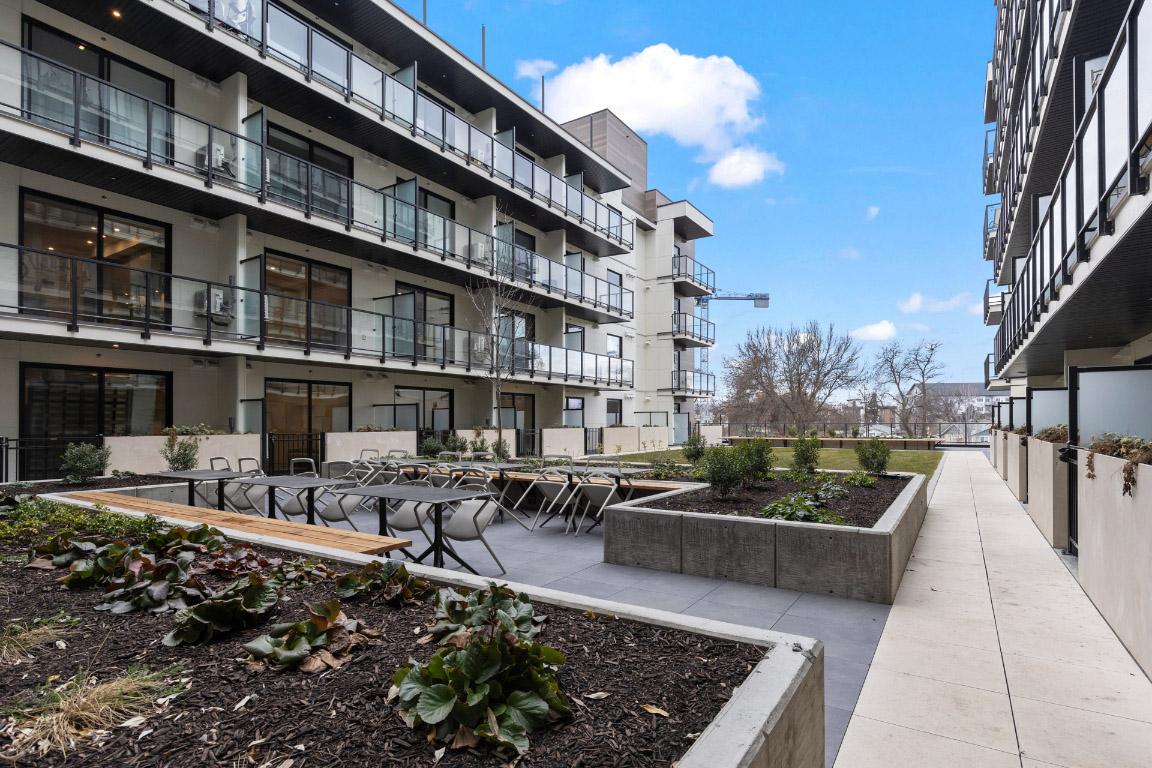









1274


Devonshire

Avenue, 342,
Kelowna,




BC
V1Y 6B7

