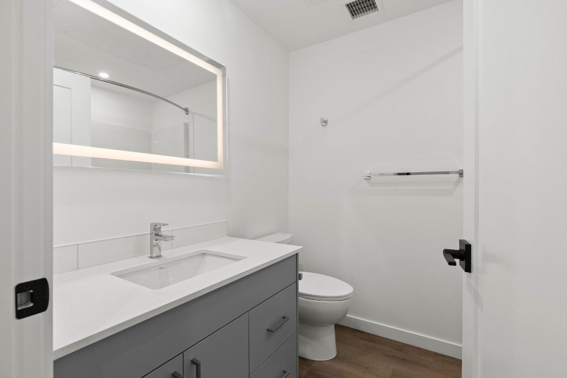 









1274


Devonshire

Avenue, 342,
Kelowna,




BC
V1Y 6B7

