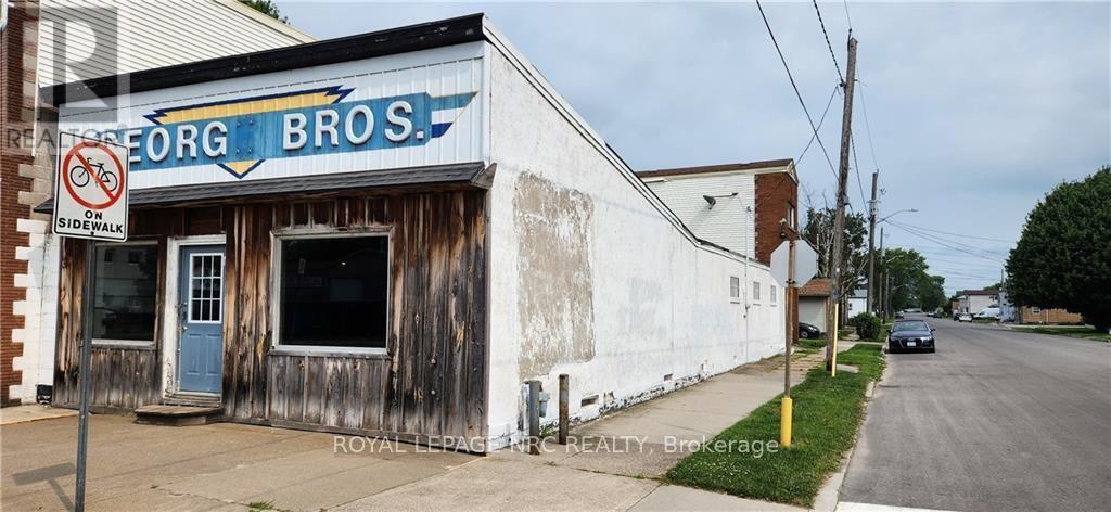 












64 NICKEL STREET

,
Port Colborne (876 - East Village),




Ontario
L3K1B2

