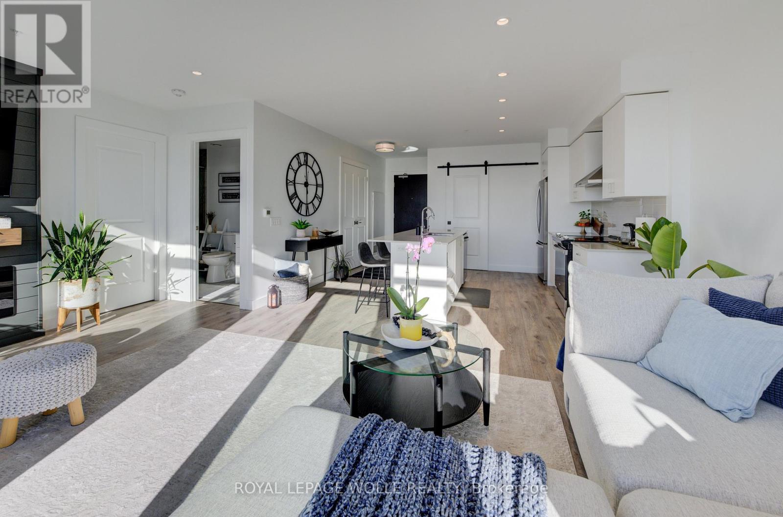 












2006 - 50 GRAND AVENUE S

,
Cambridge,




Ontario
N1S0C2

