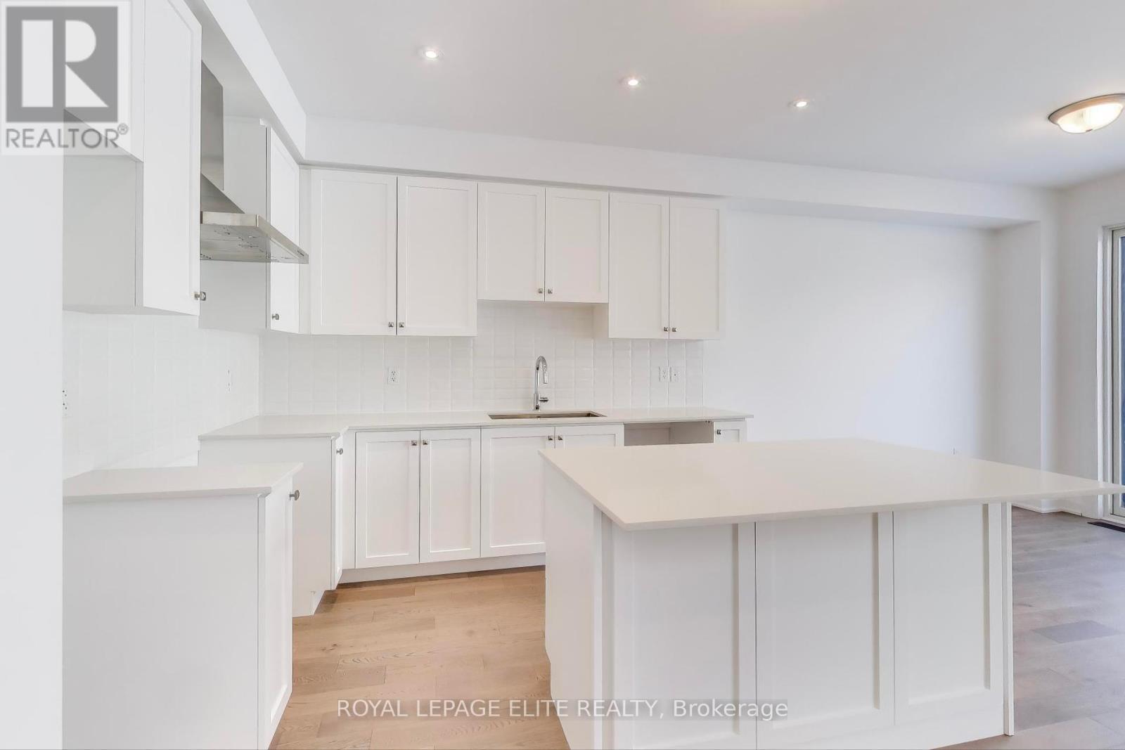 












10 STRATFORD DRIVE S

,
Caledon,




Ontario
L7C4K7

