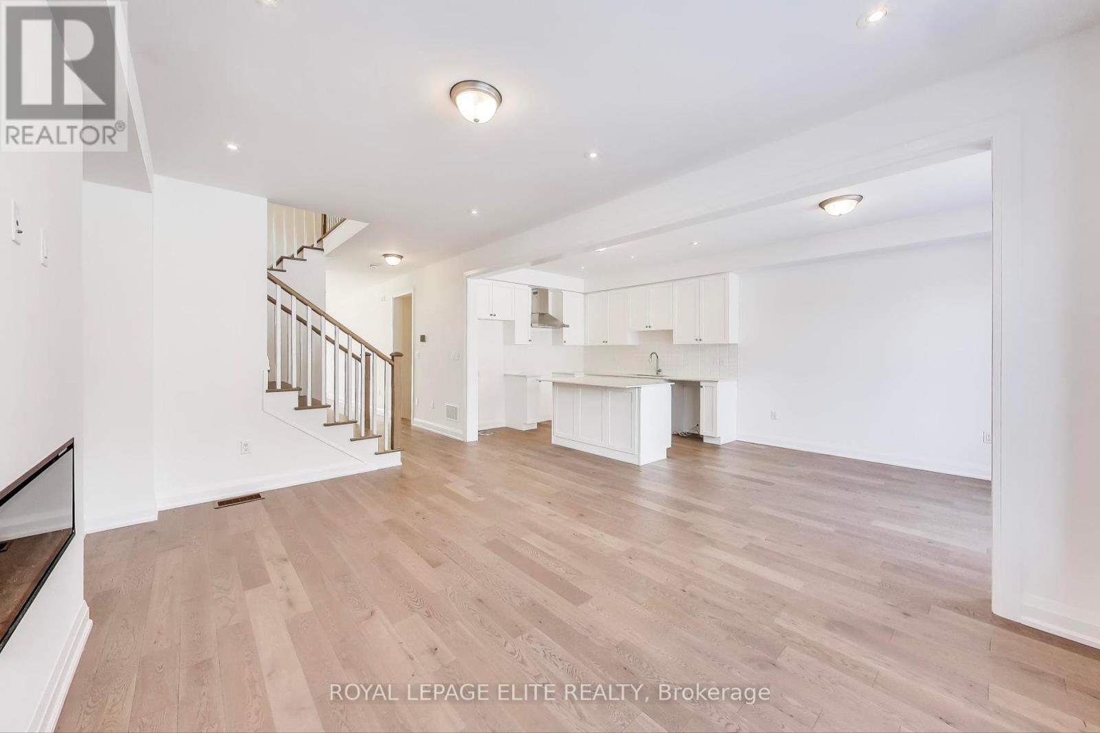 












10 STRATFORD DRIVE S

,
Caledon,




Ontario
L7C4K7

