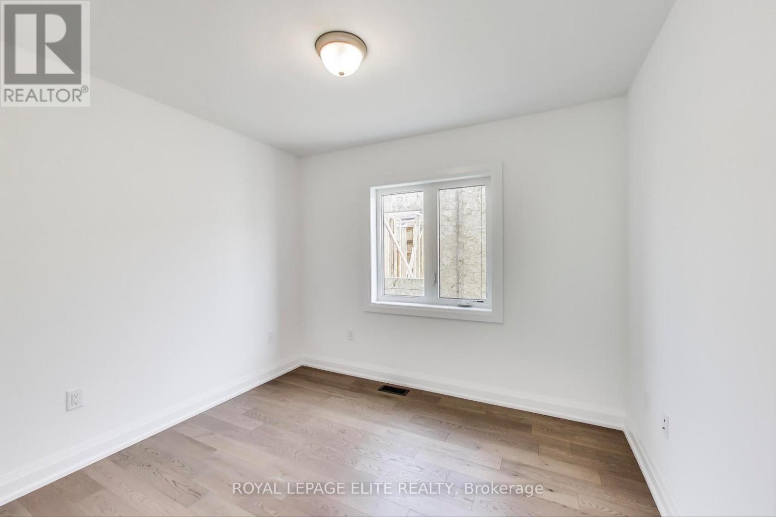 












10 STRATFORD DRIVE S

,
Caledon,




Ontario
L7C4K7

