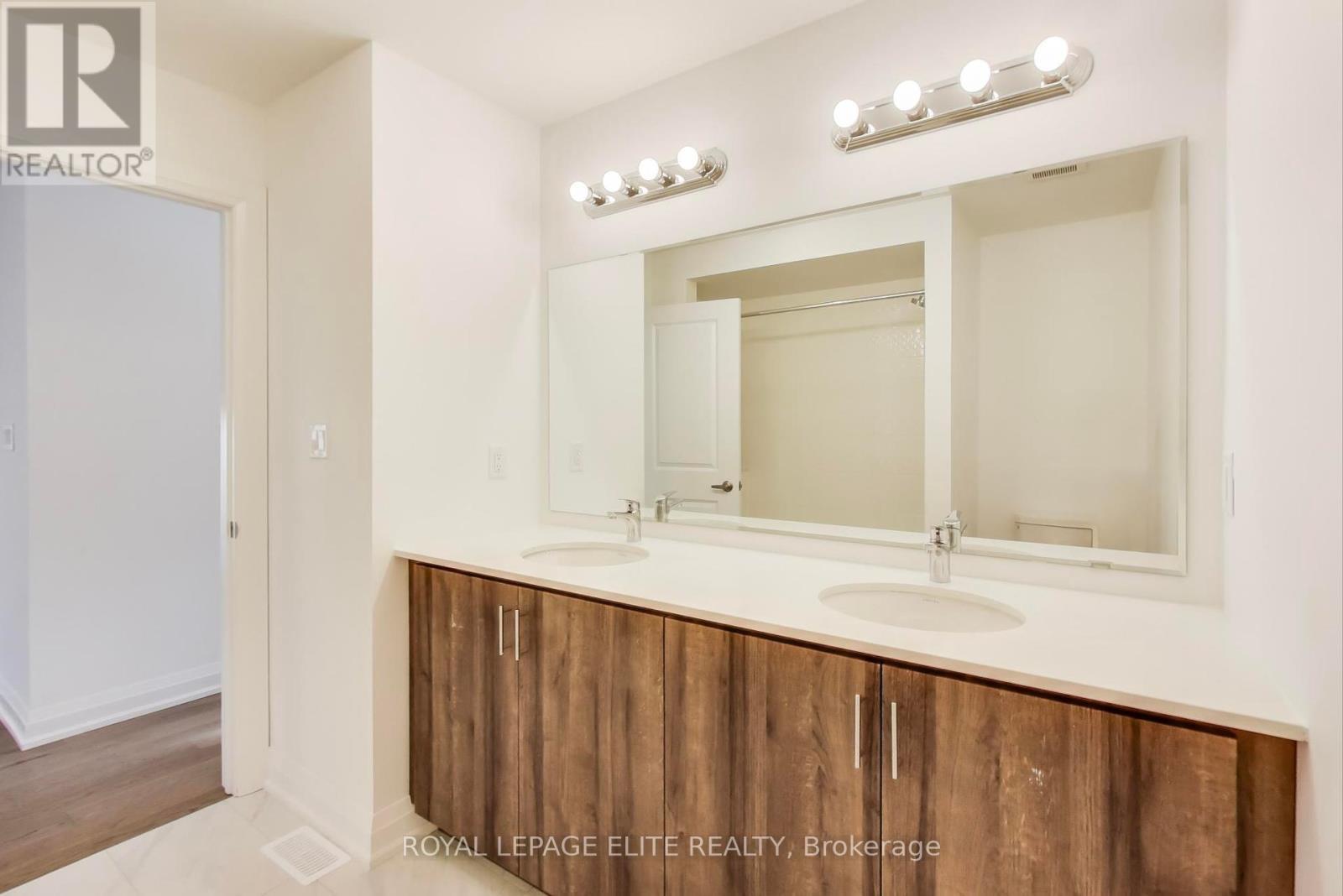 












10 STRATFORD DRIVE S

,
Caledon,




Ontario
L7C4K7

