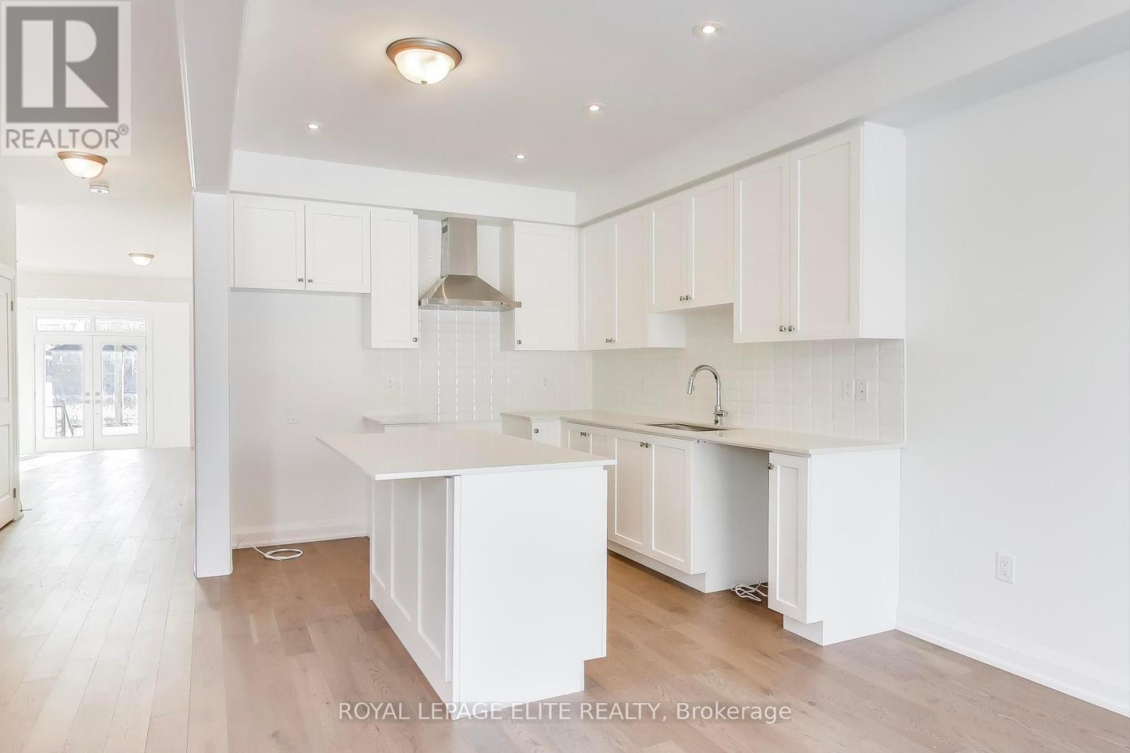 












10 STRATFORD DRIVE S

,
Caledon,




Ontario
L7C4K7

