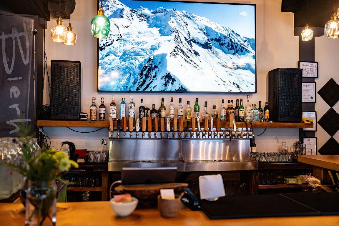 









107


Second

Street,
Revelstoke,




BC
V0E 2S0

