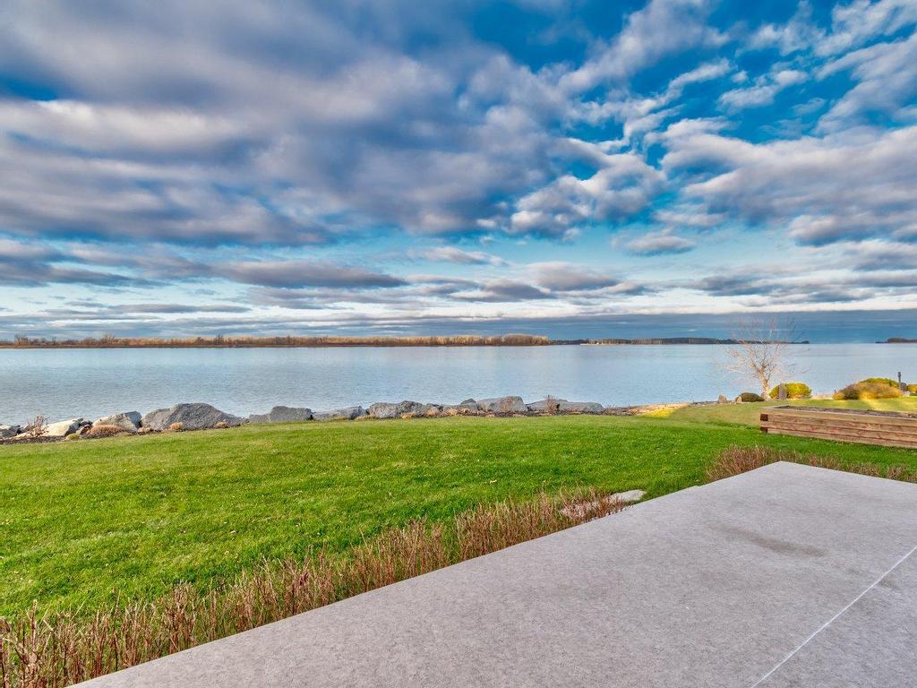 









1023


Ch. du Chenal-du-Moine

,
Sainte-Anne-de-Sorel,




QC
J3P5N3

