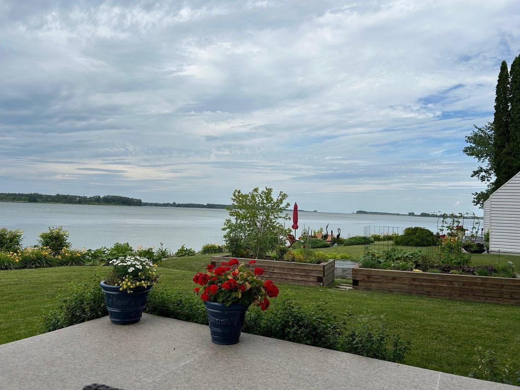 









1023


Ch. du Chenal-du-Moine

,
Sainte-Anne-de-Sorel,




QC
J3P5N3

