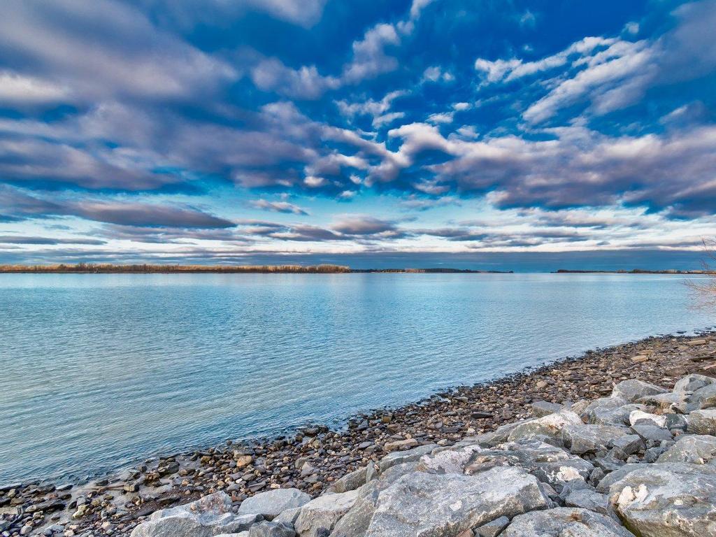 









1023


Ch. du Chenal-du-Moine

,
Sainte-Anne-de-Sorel,




QC
J3P5N3

