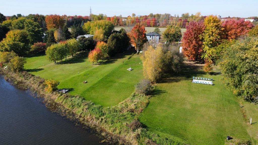 









72


Ch. Magenta

,
Farnham,




QC
J2N2R2

