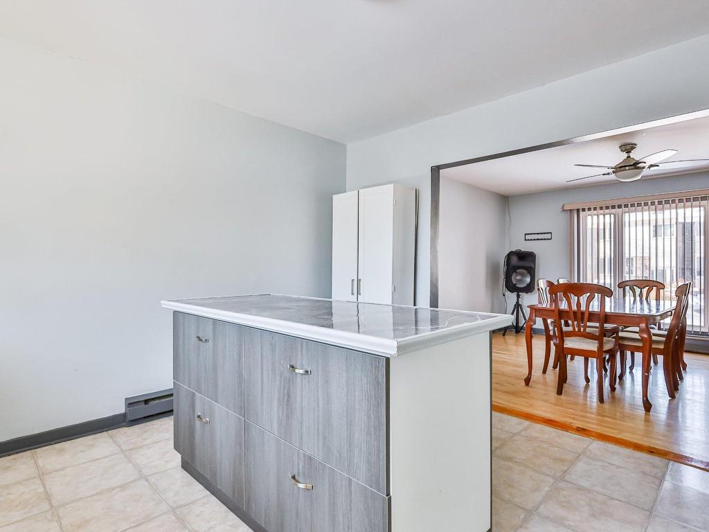 









12116


Rue Ontario E.

,
Montréal (Rivière-des-Prairies/Pointe-aux-Trembles),




QC
H1B1L4

