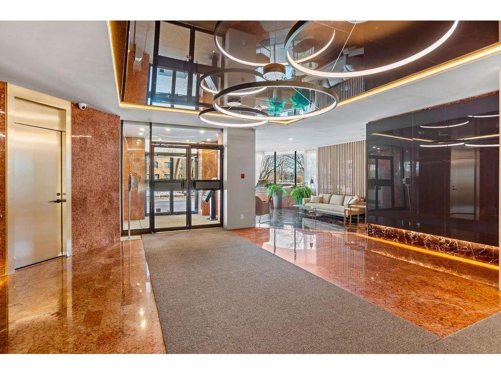 









4540


Prom. Paton

, 605,
Laval (Chomedey),




QC
H7W4W6

