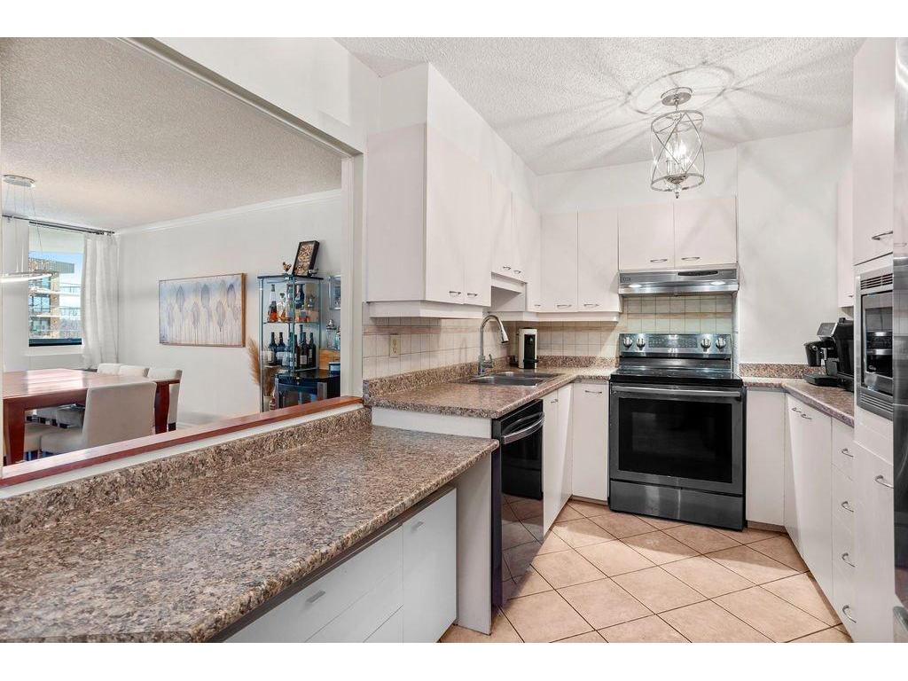









4540


Prom. Paton

, 605,
Laval (Chomedey),




QC
H7W4W6

