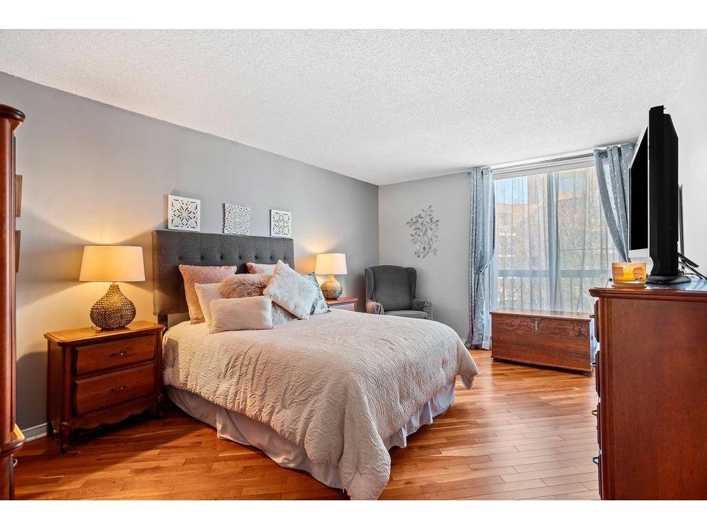 









4540


Prom. Paton

, 605,
Laval (Chomedey),




QC
H7W4W6

