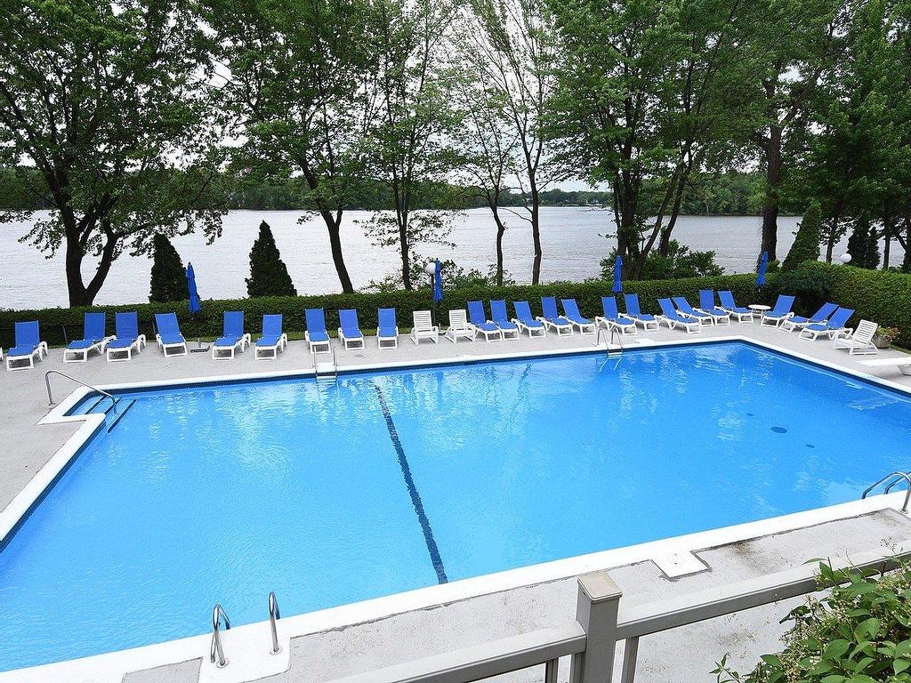 









4540


Prom. Paton

, 605,
Laval (Chomedey),




QC
H7W4W6

