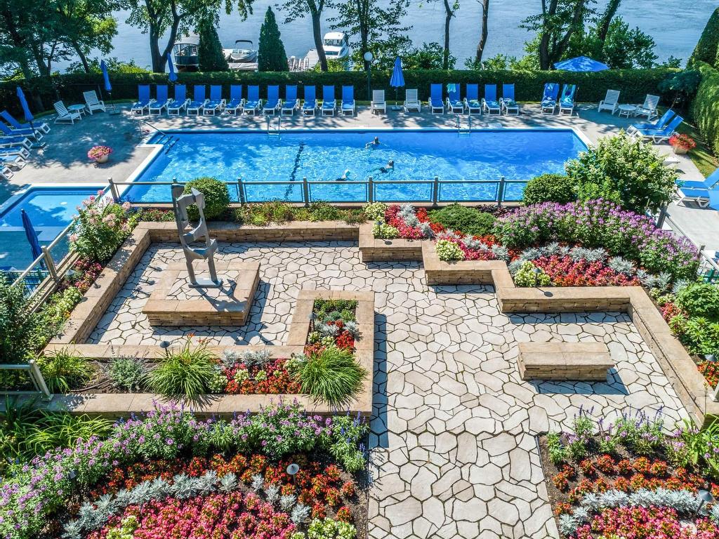 









4540


Prom. Paton

, 605,
Laval (Chomedey),




QC
H7W4W6

