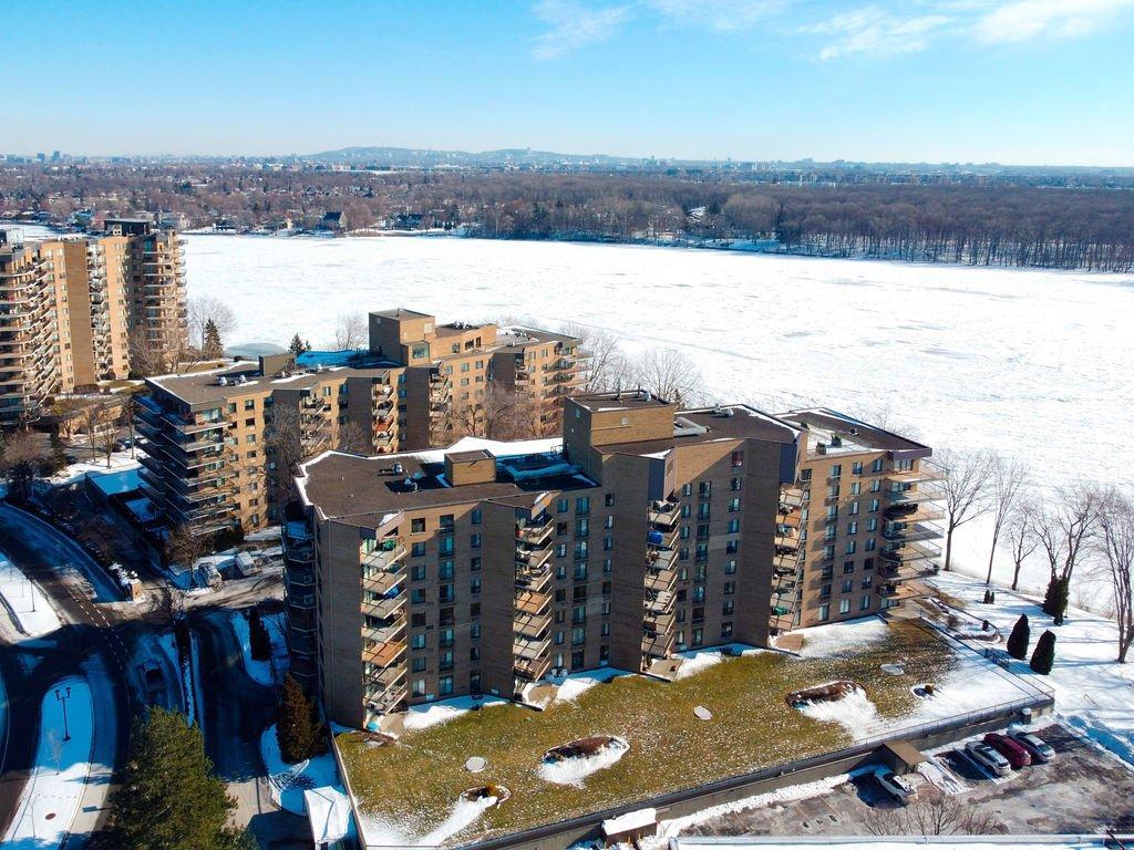 









4540


Prom. Paton

, 605,
Laval (Chomedey),




QC
H7W4W6

