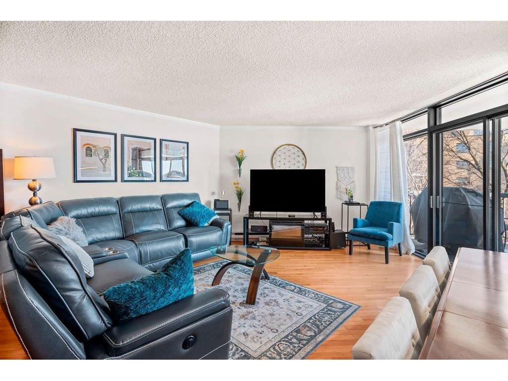 









4540


Prom. Paton

, 605,
Laval (Chomedey),




QC
H7W4W6

