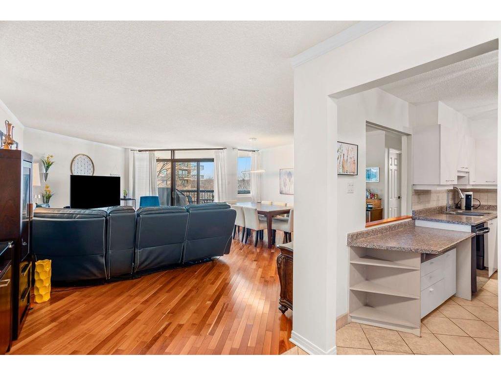 









4540


Prom. Paton

, 605,
Laval (Chomedey),




QC
H7W4W6

